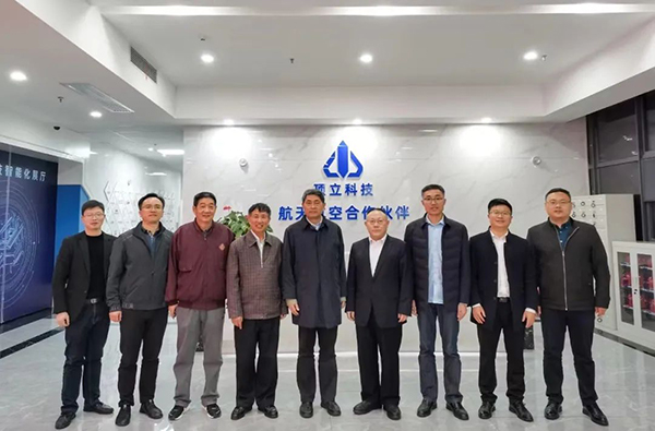 校企合作促發展——頂立科技與江西理工大學簽署人才聯合培養合作協議 (2).jpg